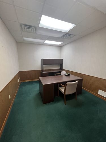 100 N Main St, Eureka, IL 61530